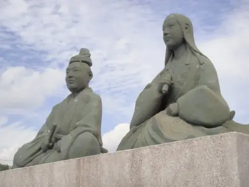 浅井長政とお市の像