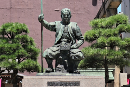 柴田勝家像